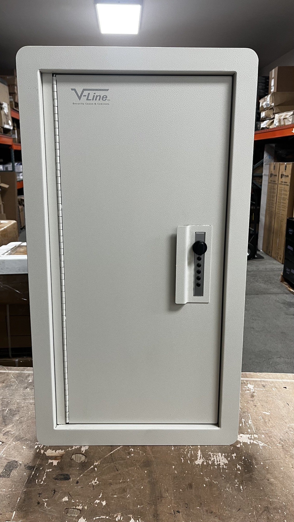 View of the front of the safe, it comes with a Simplex lock. 