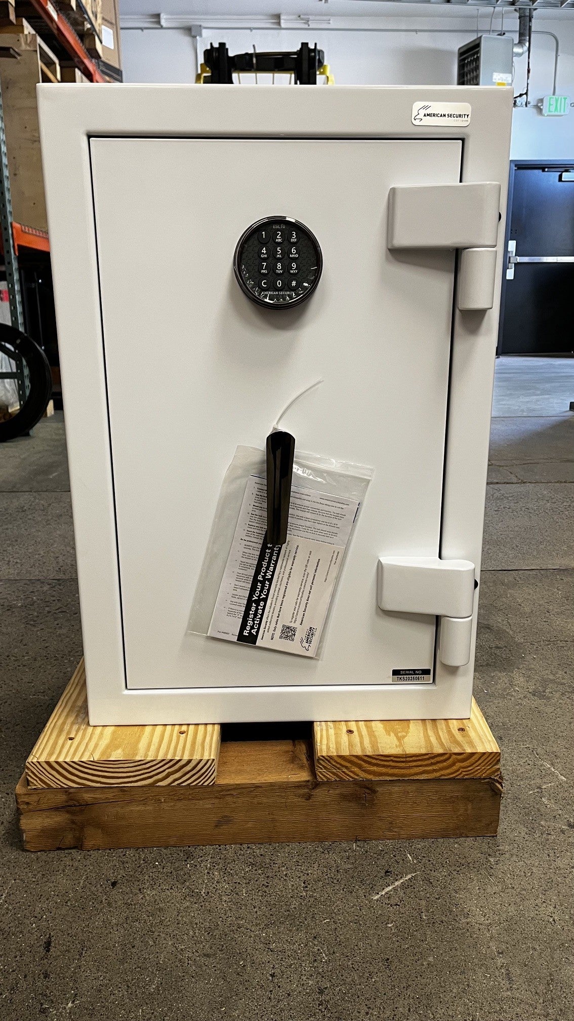 Front view of the safe. The safe comes with a ESL10 digital lock. 