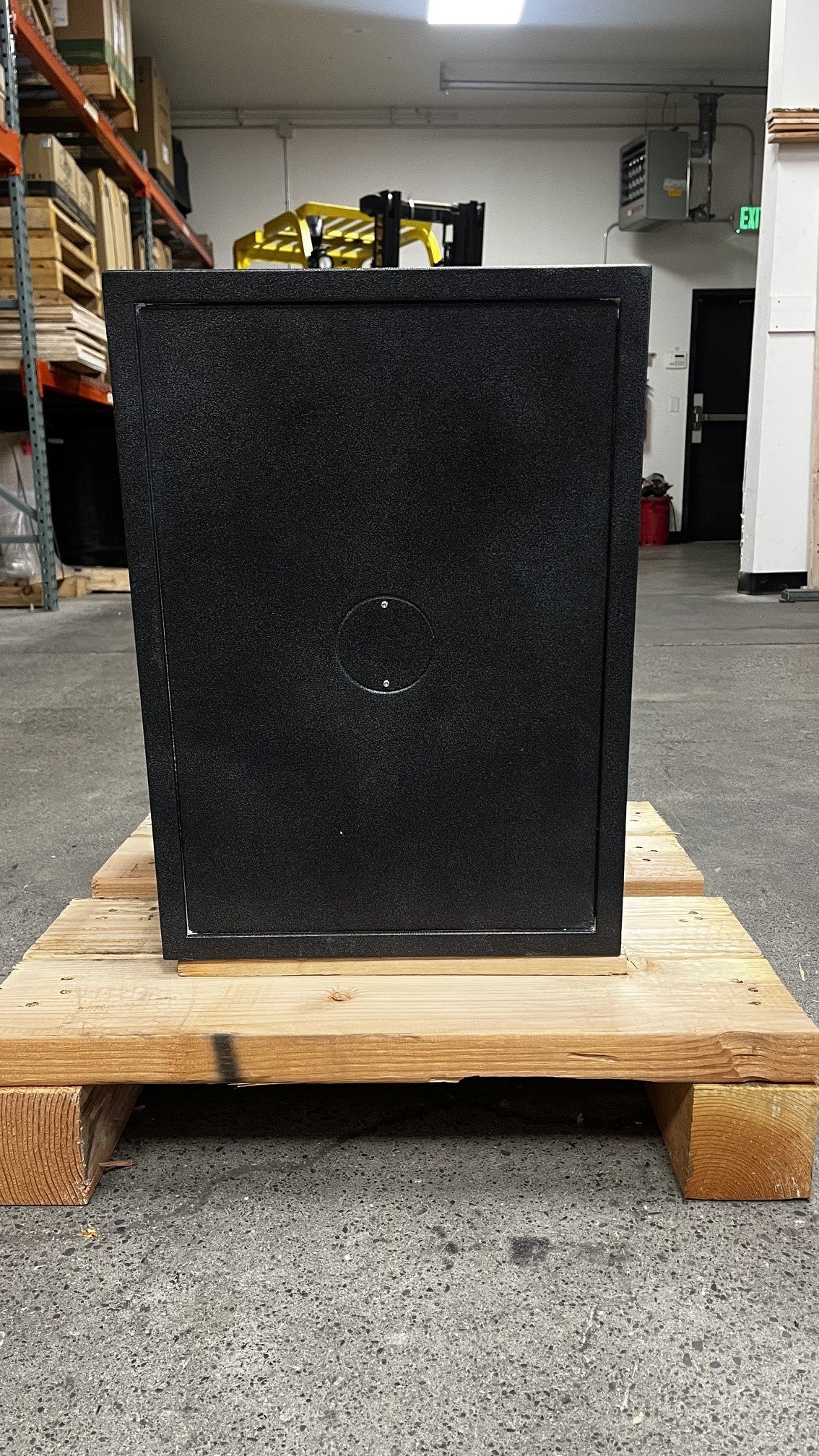 View of the back of the safe. 