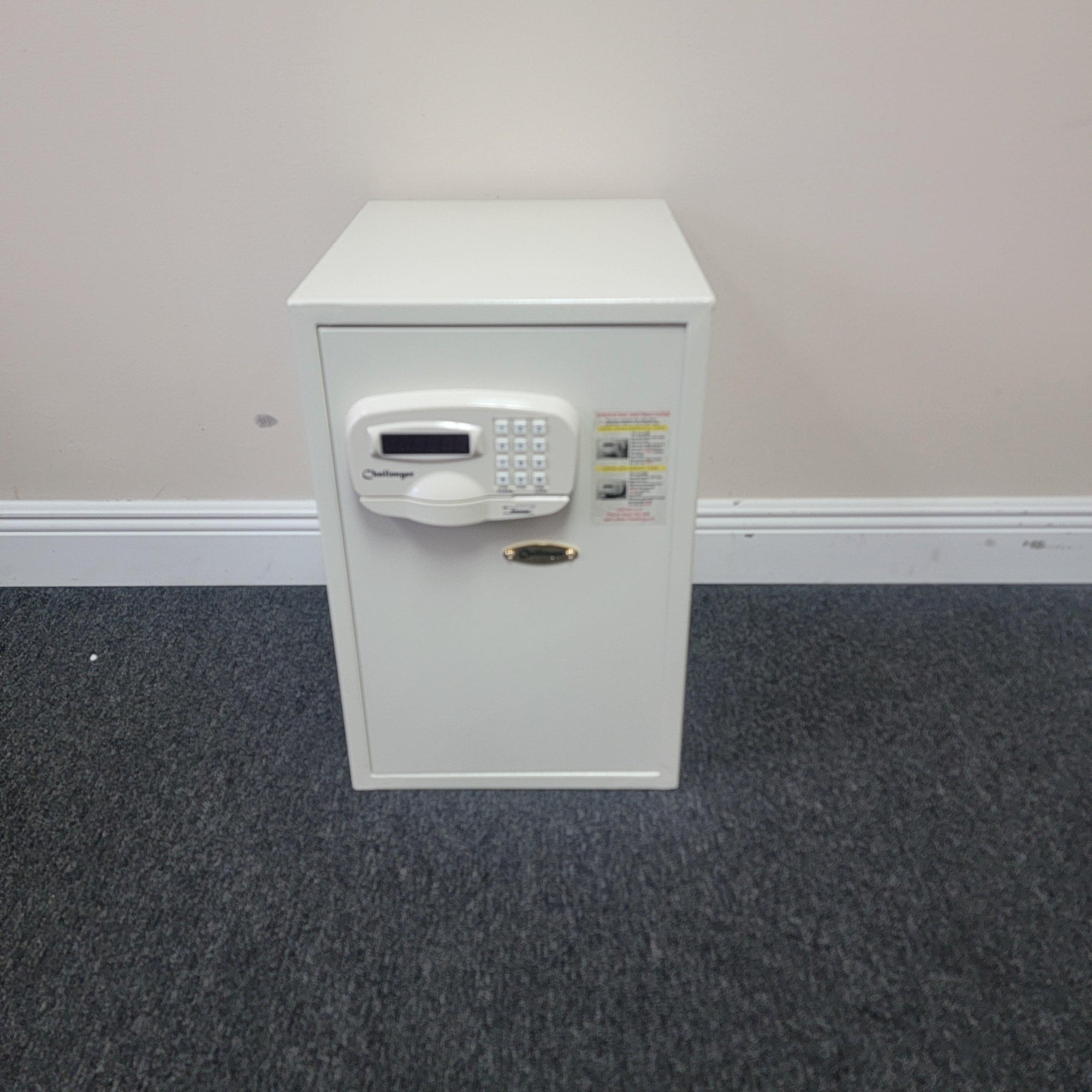 Challenger M4 Briefcase Model Tall In-Room Safe