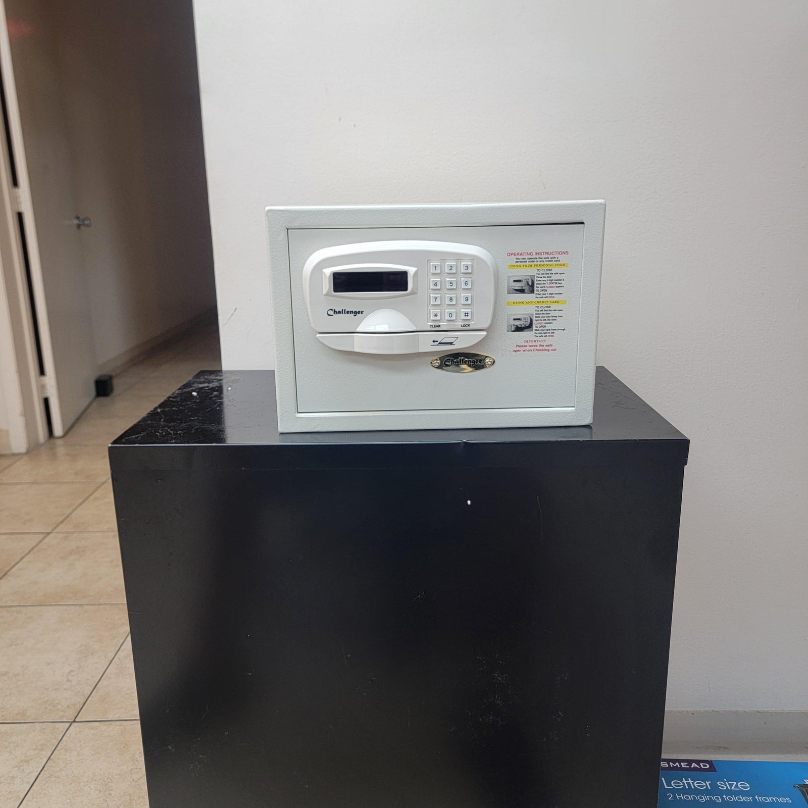 Challenger M For Small Spaces In-Room Safe