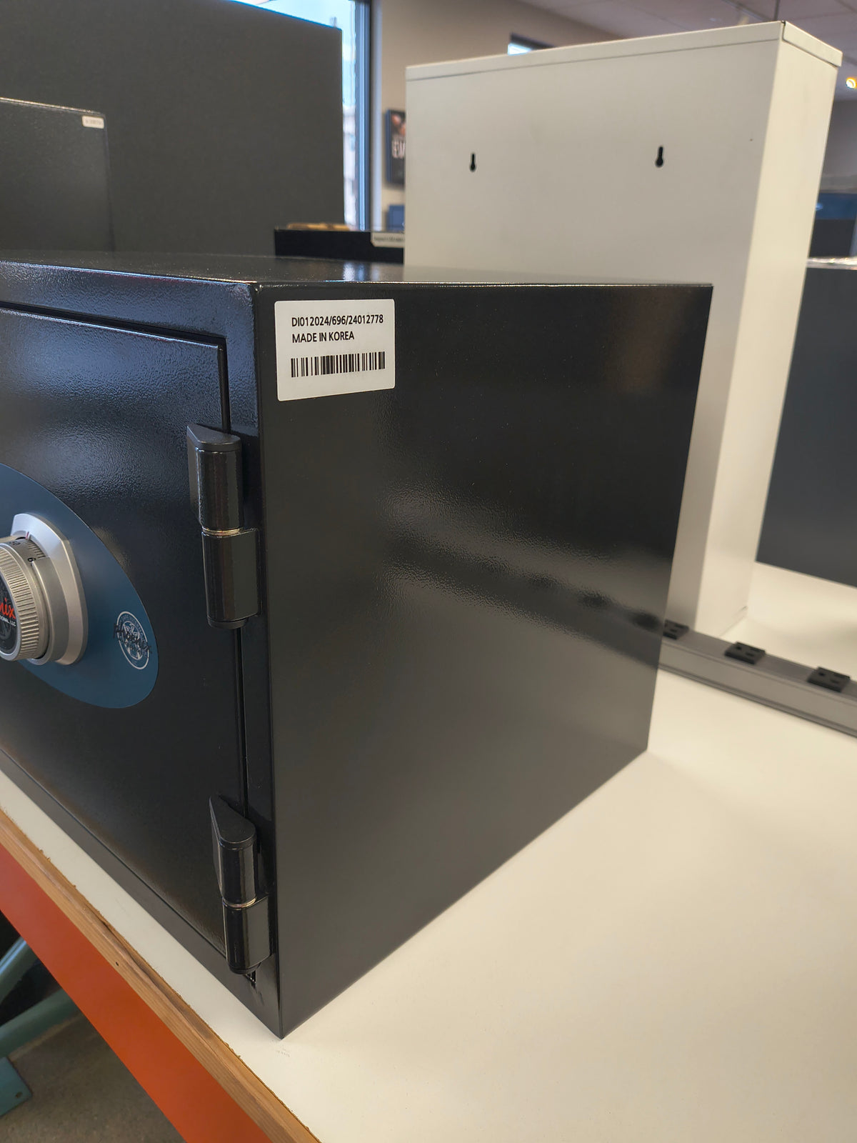 Blemished Phoenix 1221B right side. 