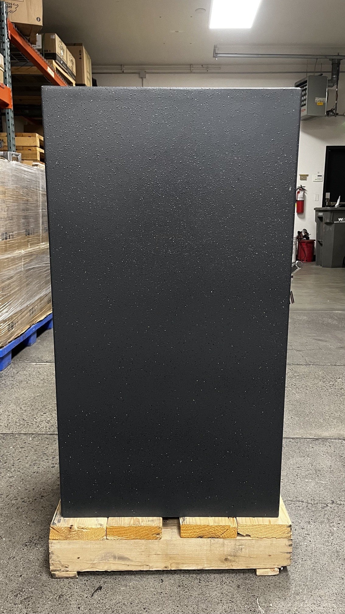 View of the left side of the safe. 