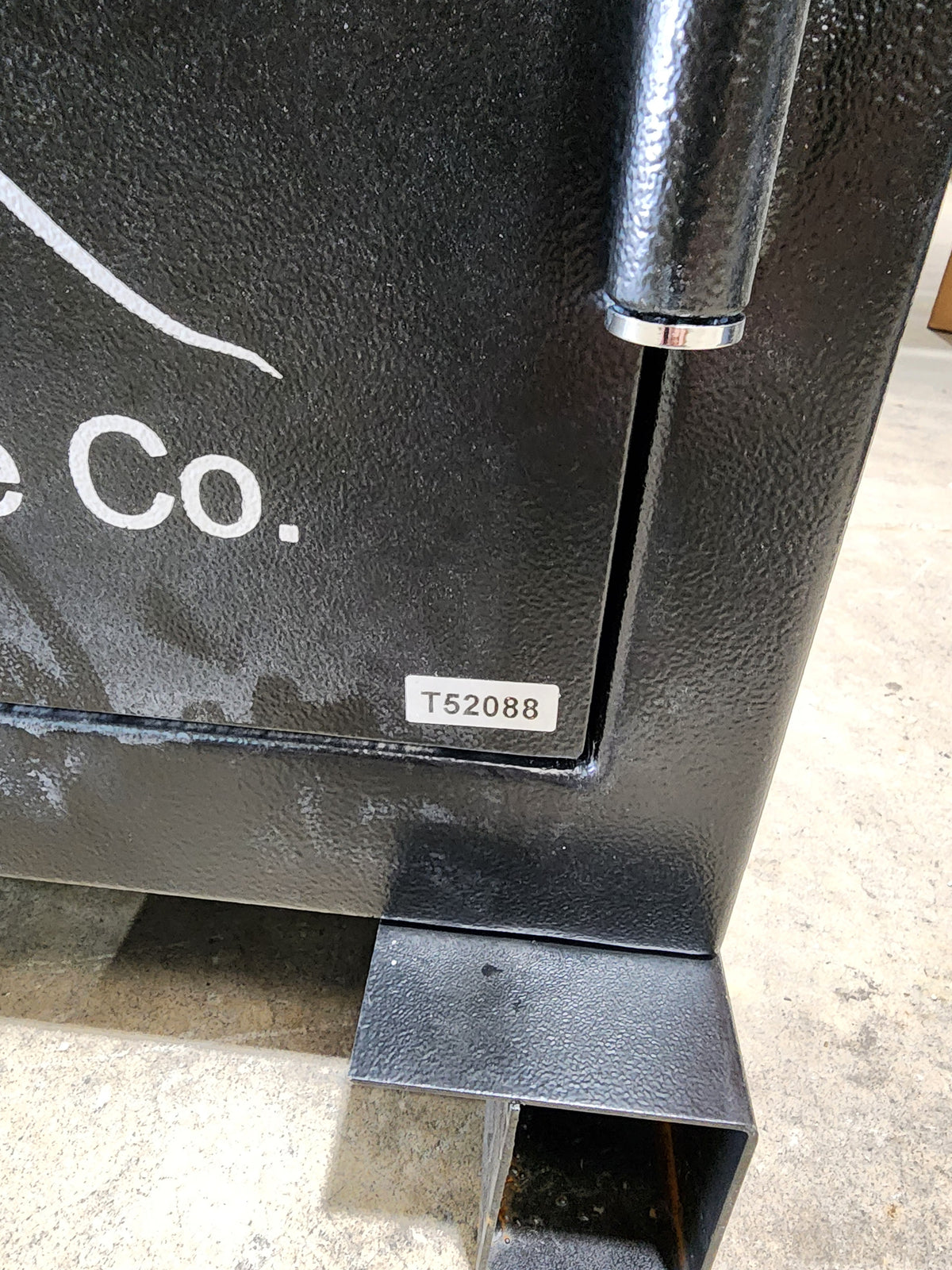 Hayman BH-5922 Black Hills Gun Safe Blemished Bottom View