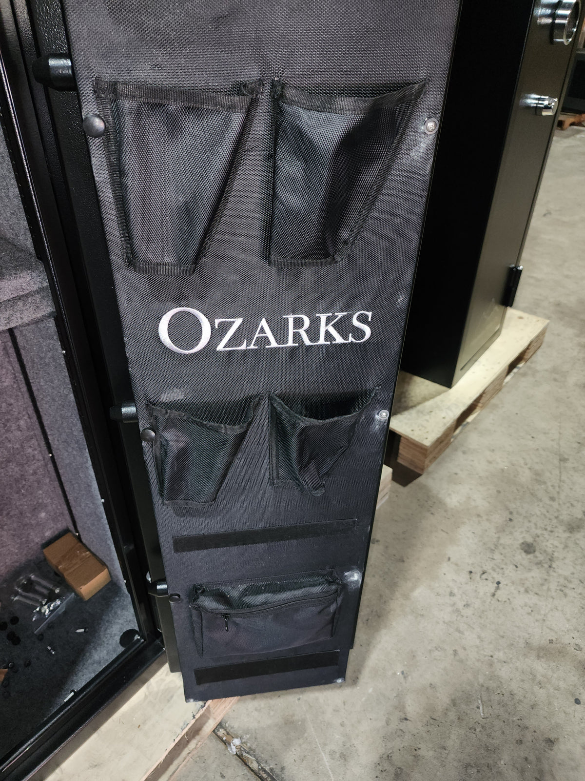 Hayman OZ-5518 Ozarks Gun Safe Blemished Door Panel