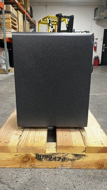 View of the left side of the safe. 
