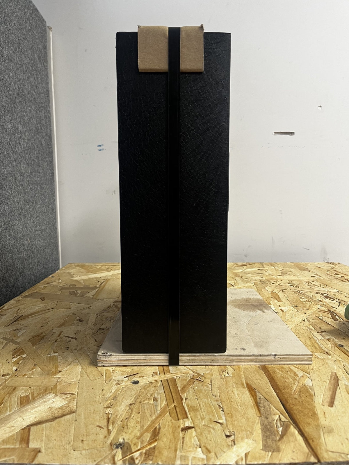 View of the left side of the safe.