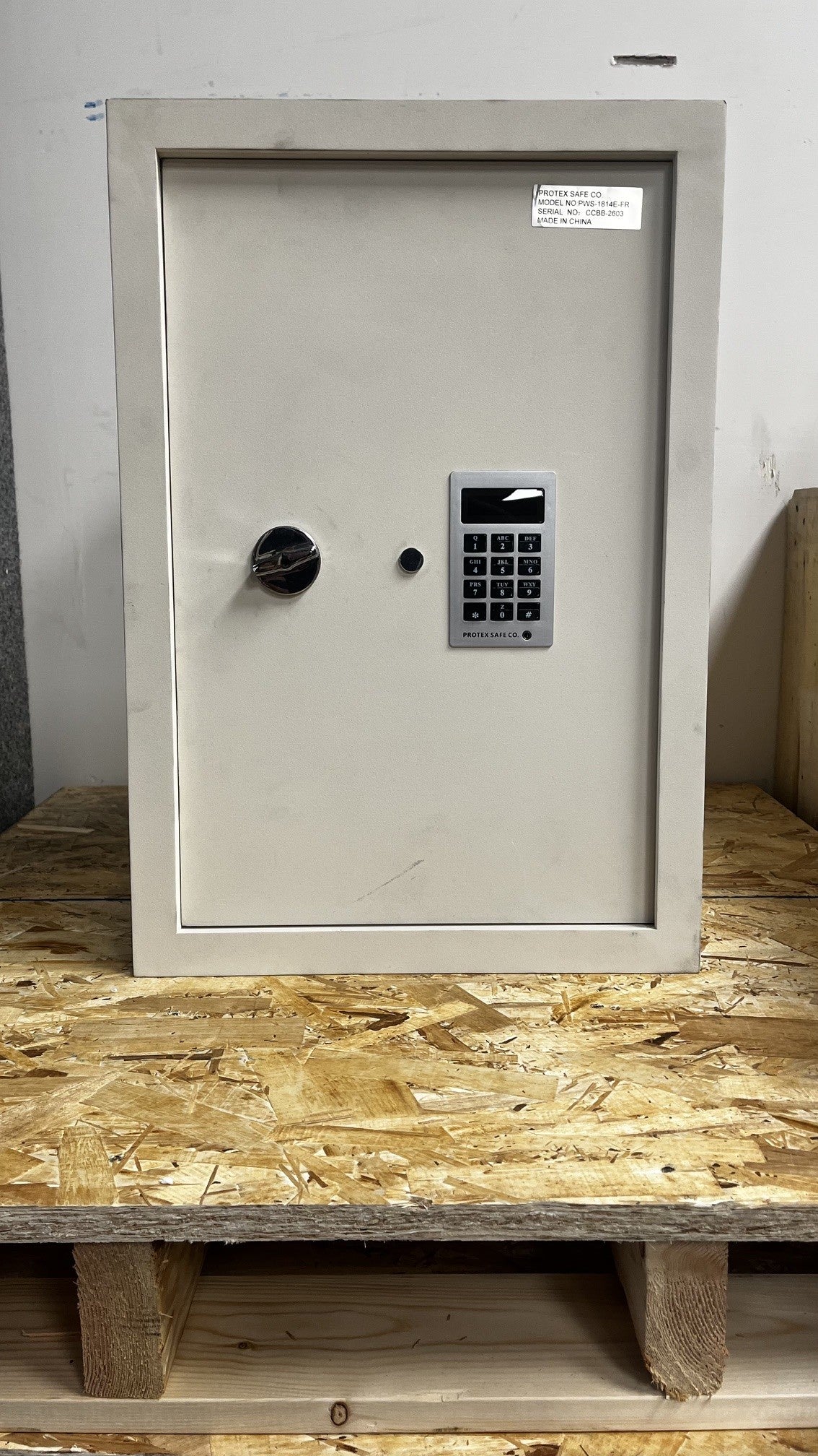 View of the front of the safe. It comes with a digital lock.
