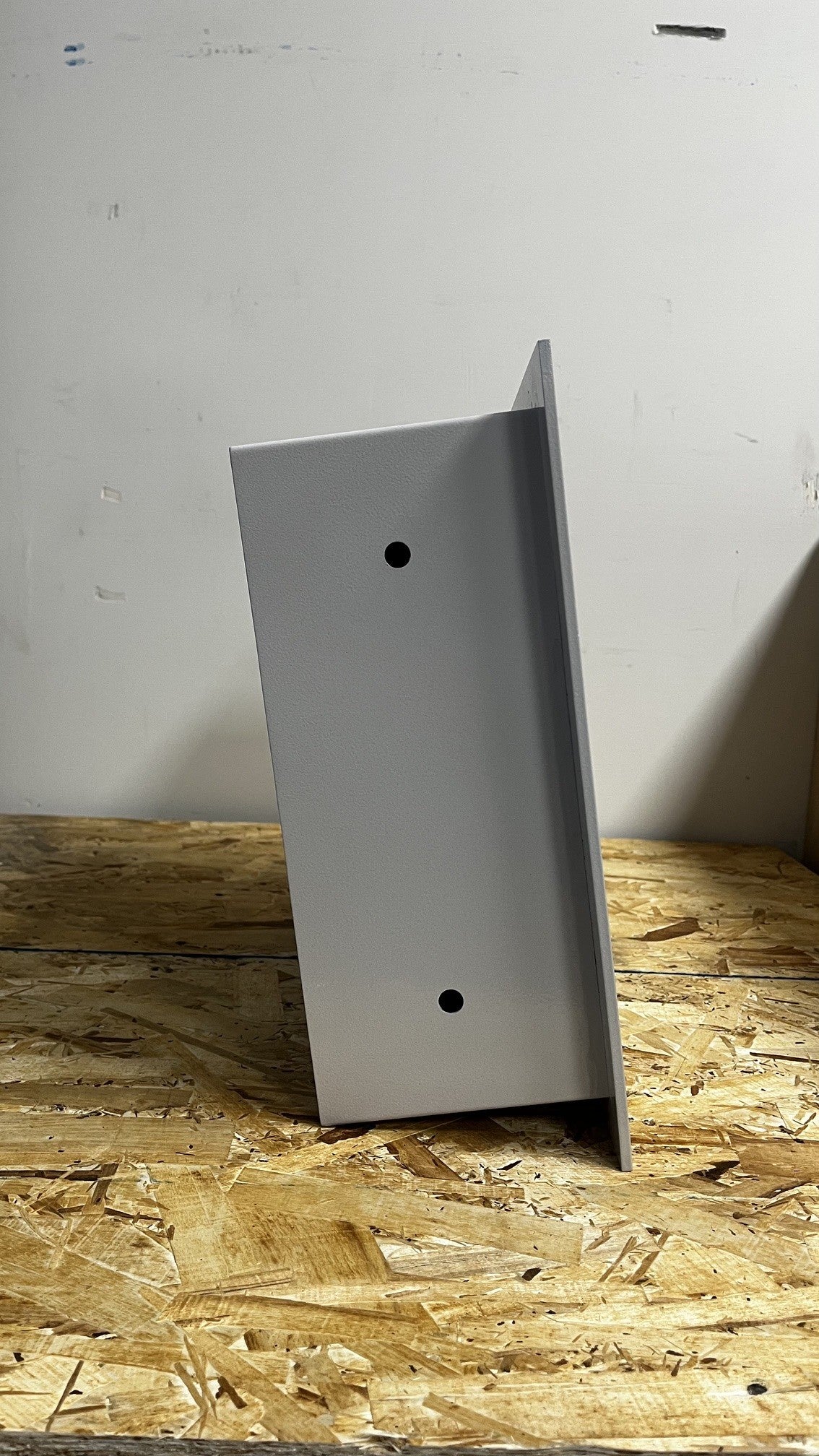 View of the left side of the safe. 