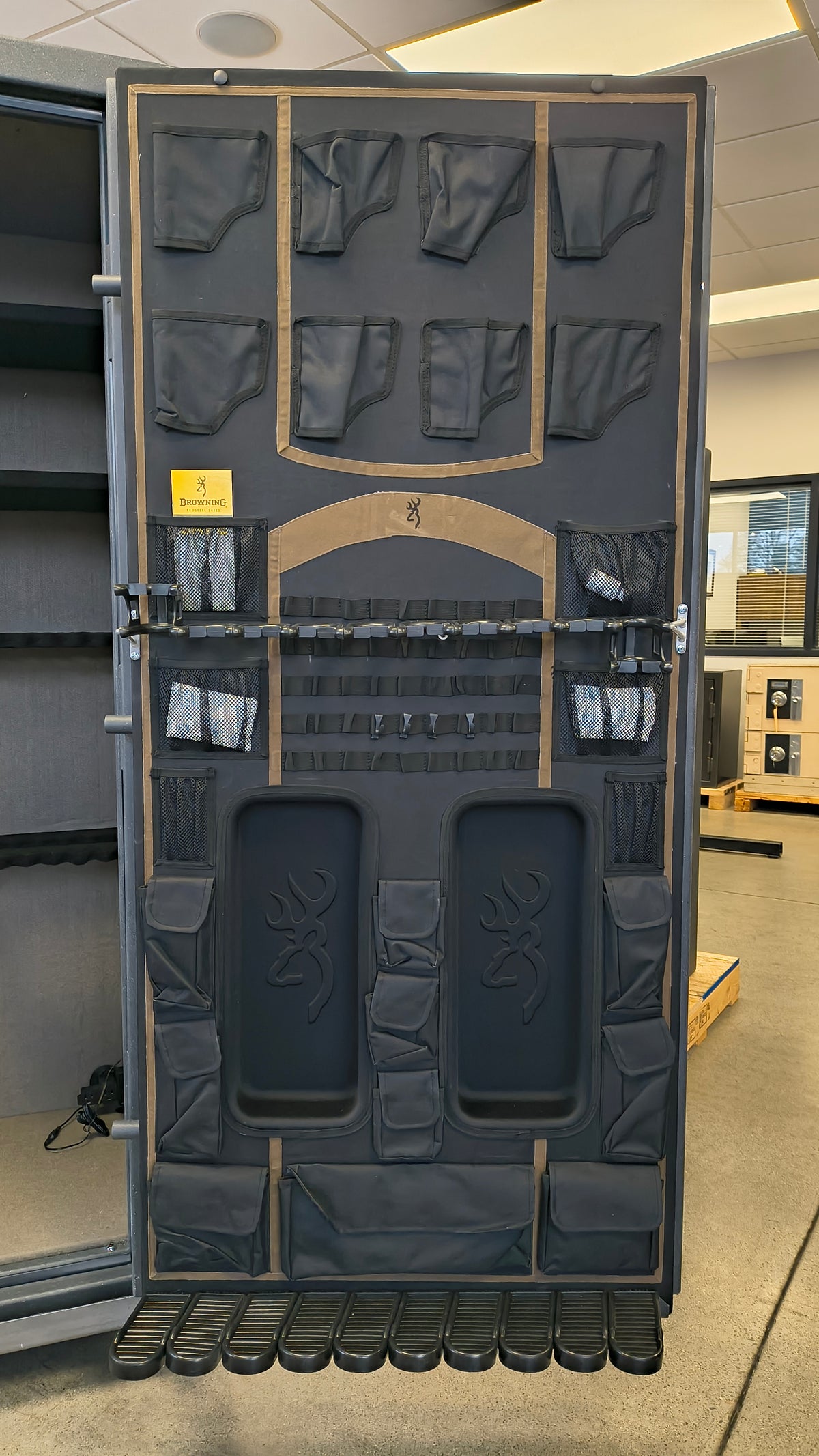 Blemished Browning HTR49T door organizer.