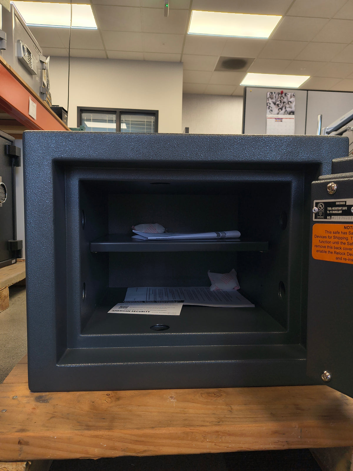 Blemished AMSEC MAX1014 TL-15 interior with one adjustable shelf. 