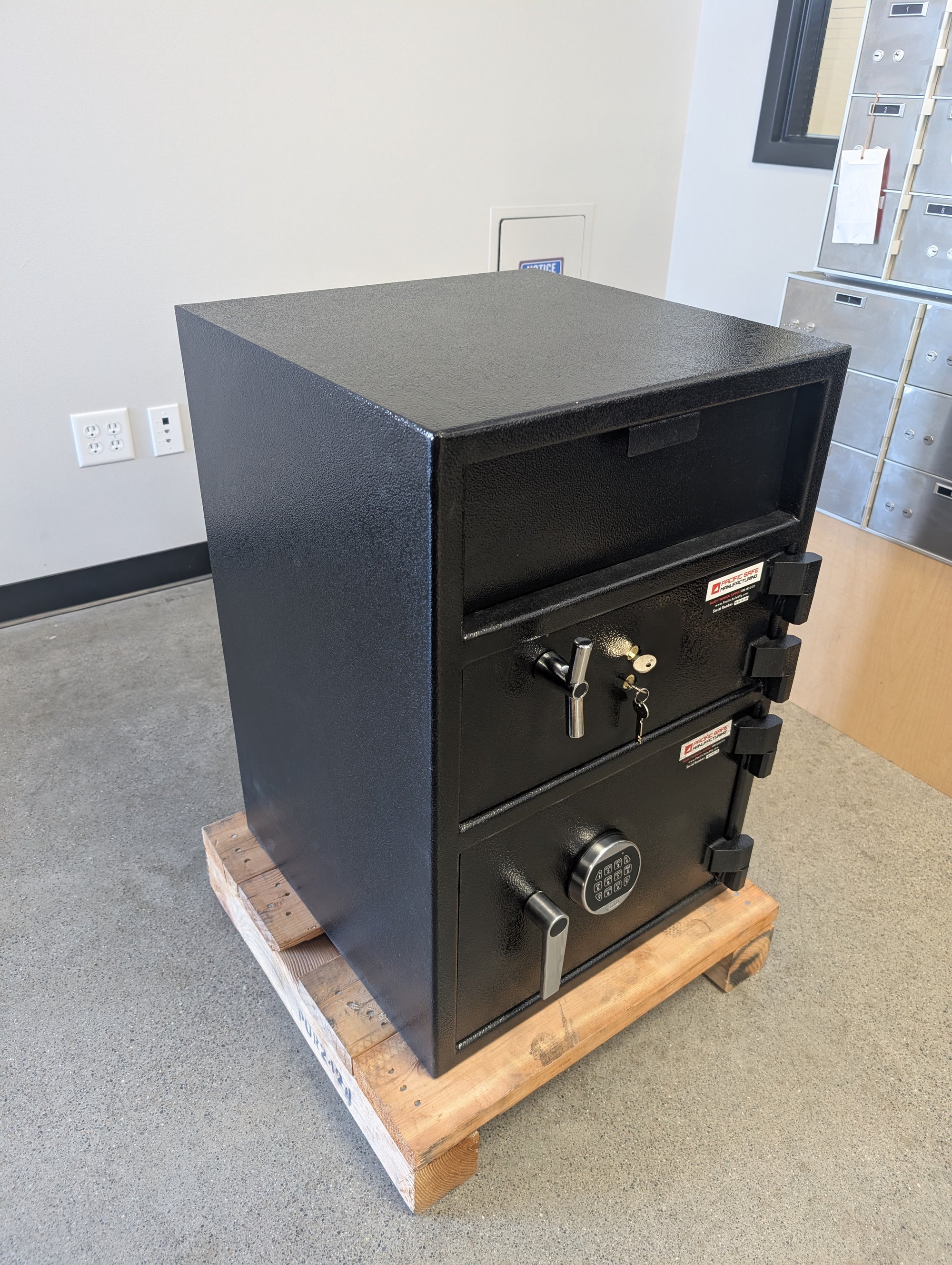 Blemished Pacific Safe FL30207TK2B View of the front of the safe with paint blemished visible on top door. 