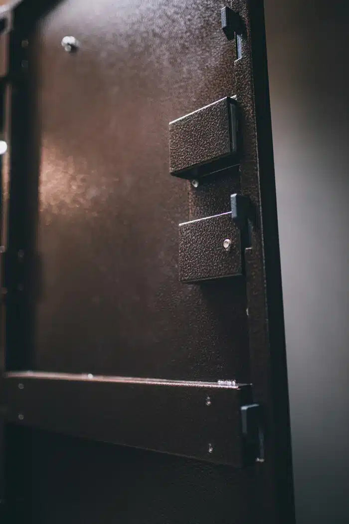 Steelhead Scout 25 Modular Gun Cabinet Vertical Beam Locking Technology