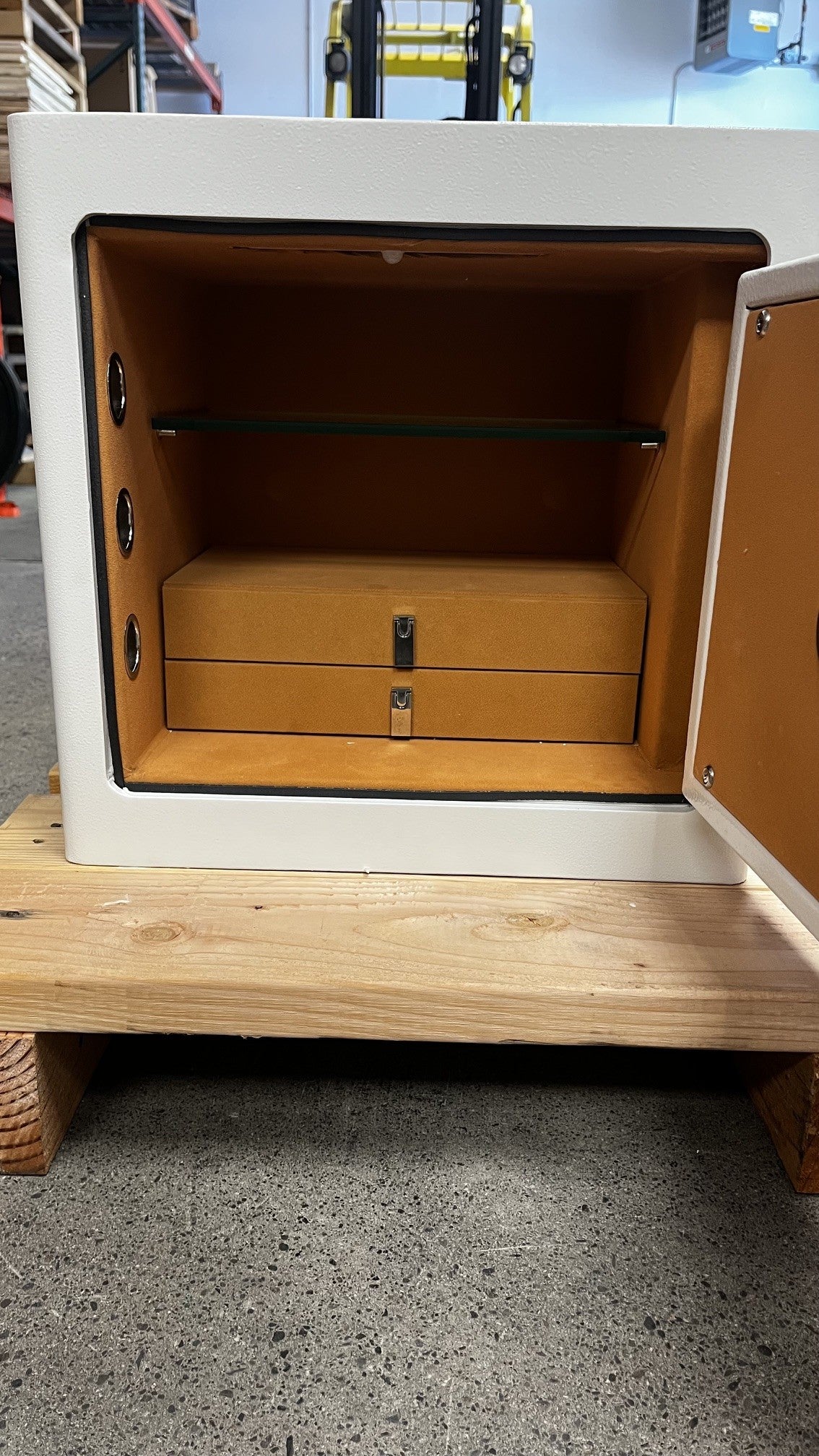 Front view of the safe, it comes with a digital lock. 