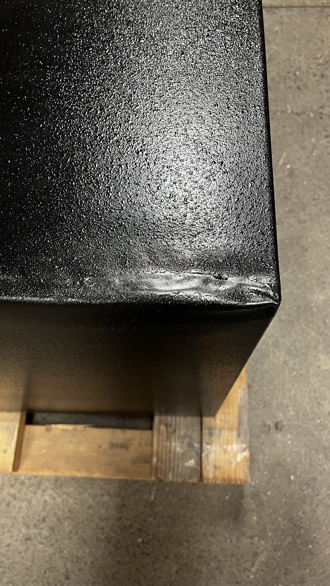 Top view of the right corner with the dent. 