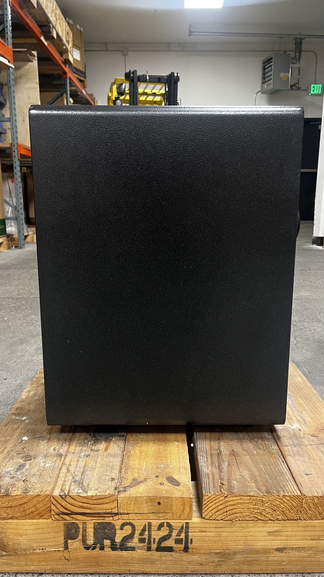 View of the left side of the safe. 
