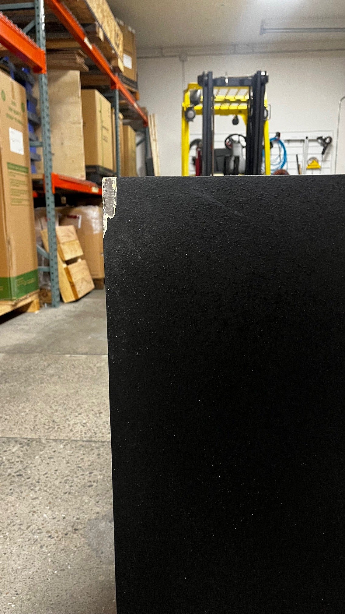 Close-up view of the chip paint on the top left corner. 