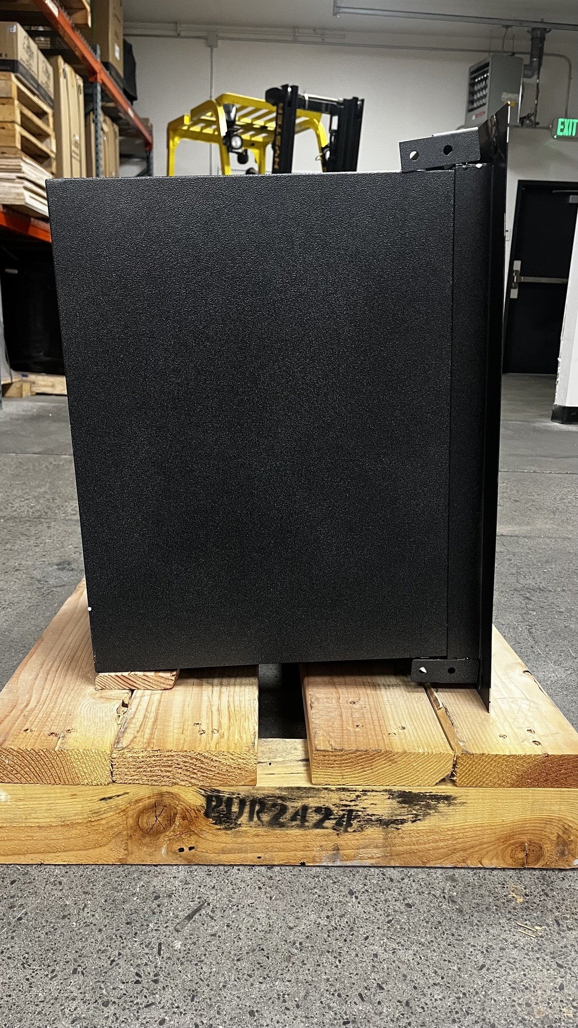 View of the left side of the safe. 
