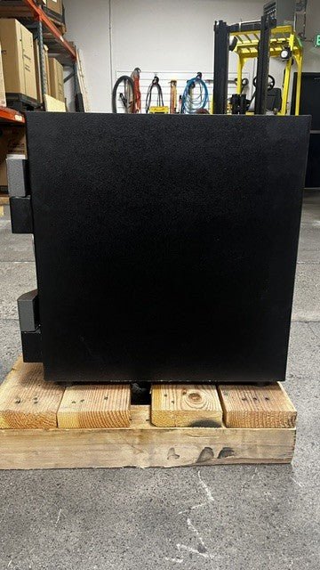 View of the right side of the safe. 
