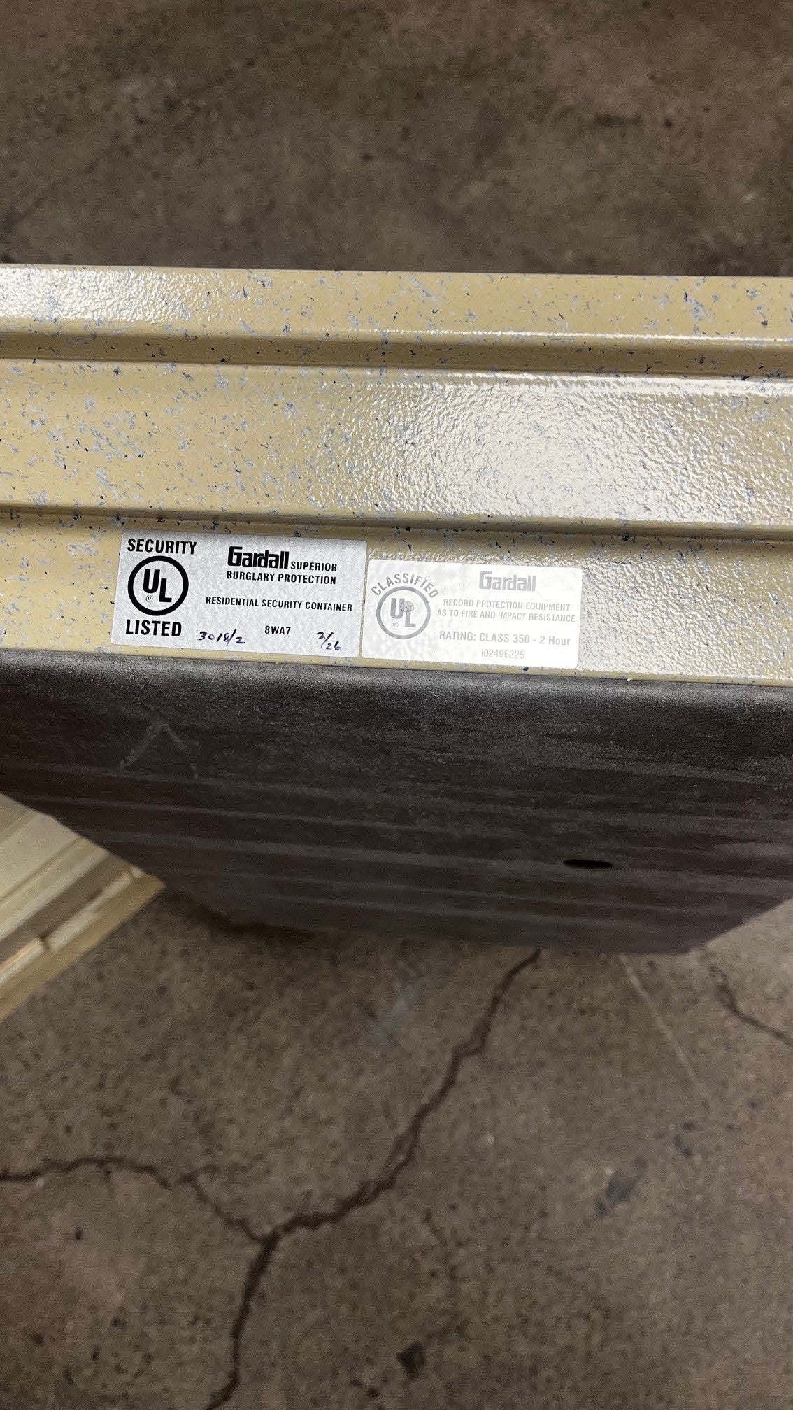 View of the UL ratings for fire and burglar. It has a UL rating of 2-hours for fire and UL burglar rating of Residential Security Container (RSC).