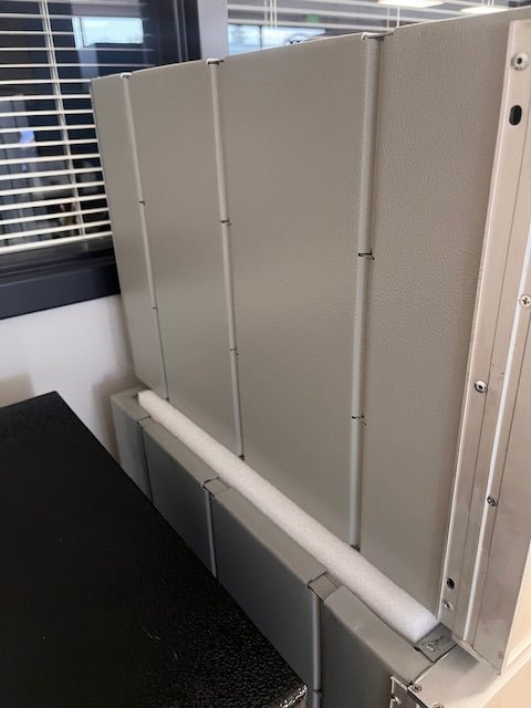 Side view of the left side of the unit. 