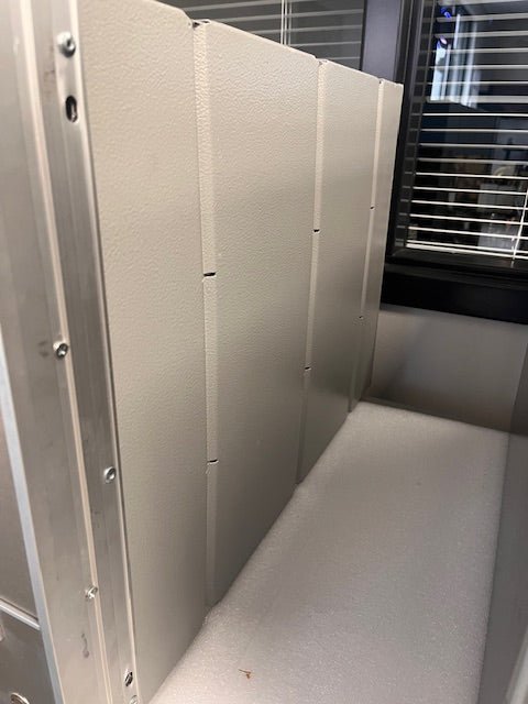 Right side view of the unit. 