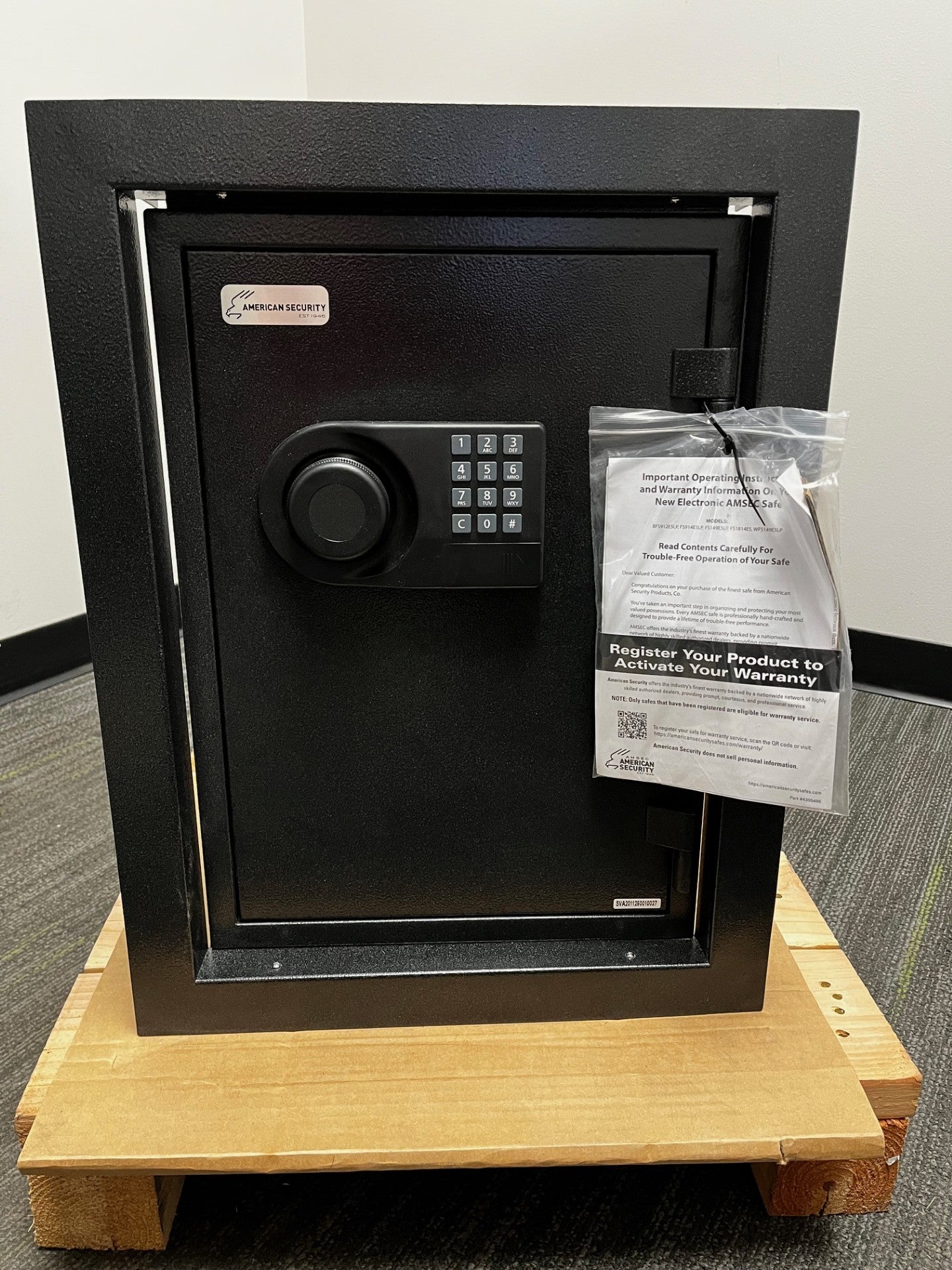 Front view of the safe. It has an electronical lock. 
