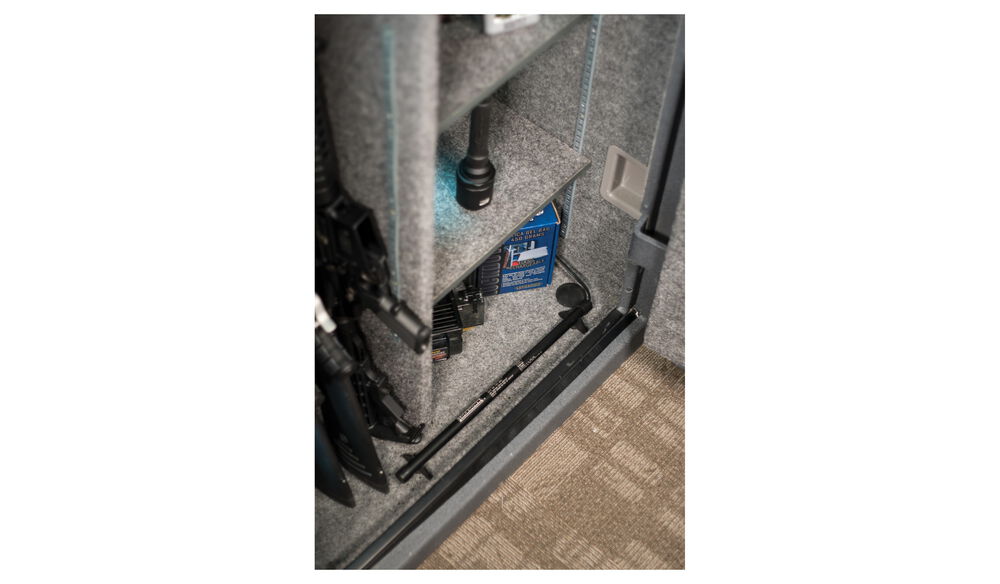 Lockdown 18" Dehumidifier Rod Installed Wide 